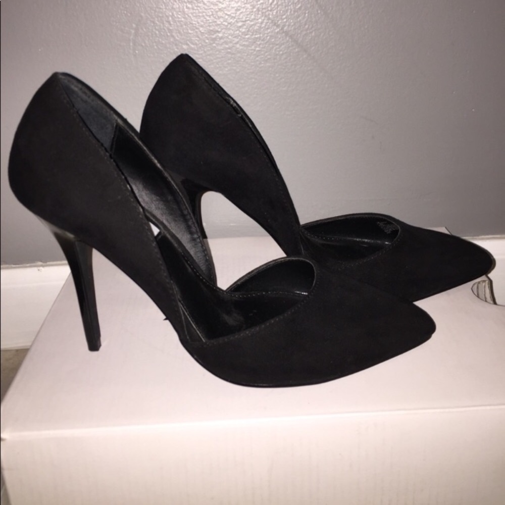 Steve Madden Black Pumps